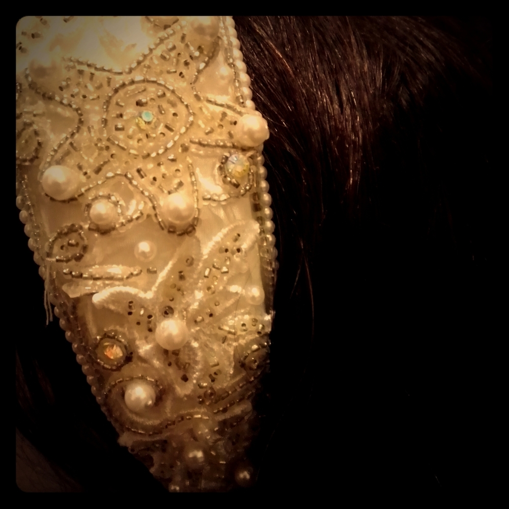 Elegant bridal headband